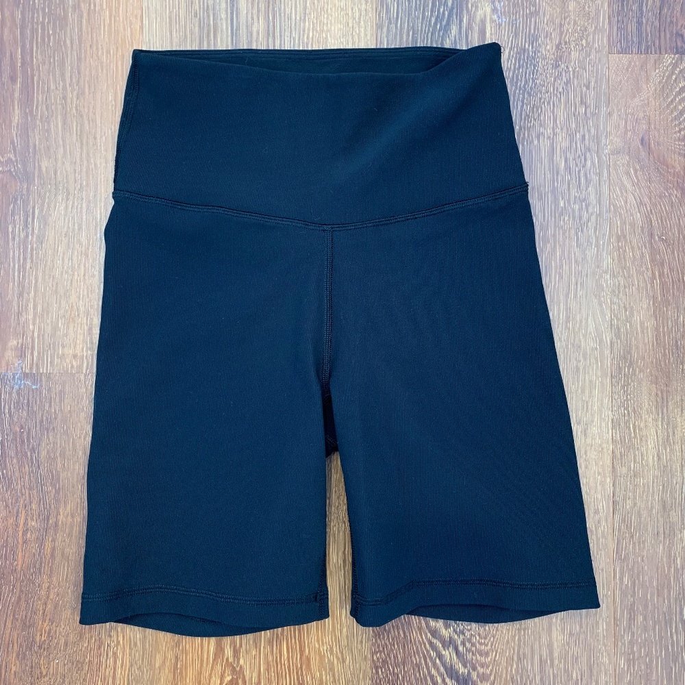 Aritzia TnAction Black Bike Shorts Women's XS/S Ribbed Athletic Activewear